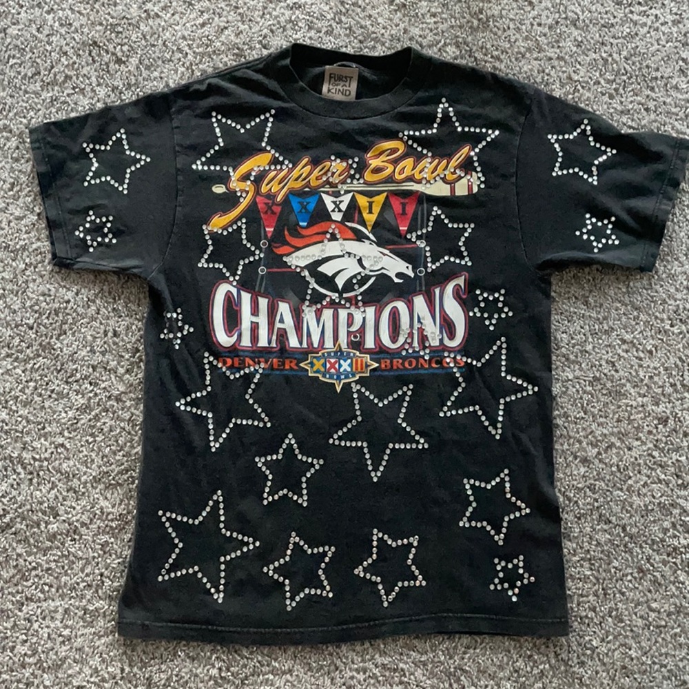 Neve worn LF STORES Broncos T-shirt